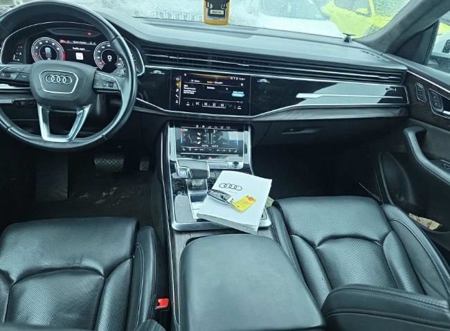 Used 2020 Audi Q8 Prestige w/ Prestige Package AWD/4WD image 2