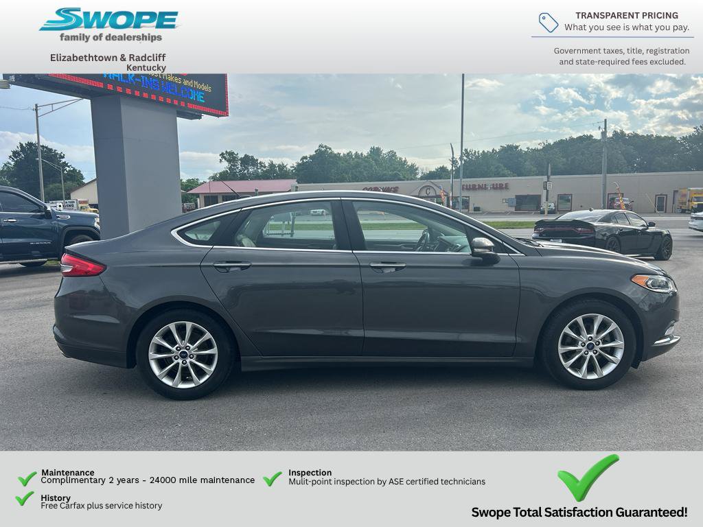 Used 2017 Ford Fusion SE FWD image 3