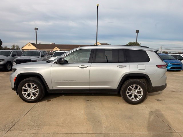 Used 2023 Jeep Grand Cherokee L Limited AWD/4WD image 9