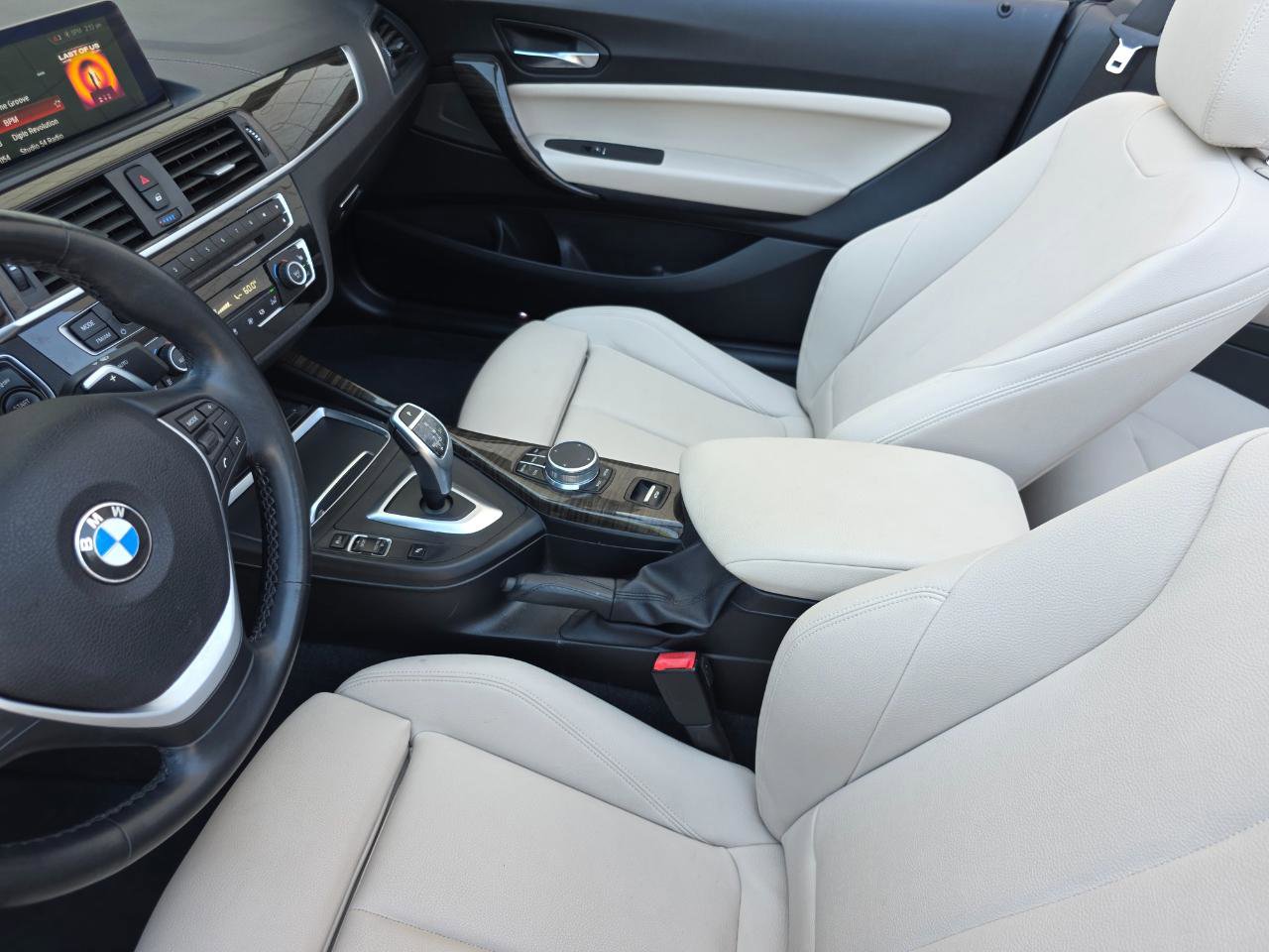 Used 2020 BMW 230i Convertible w/ Premium Package RWD image 40