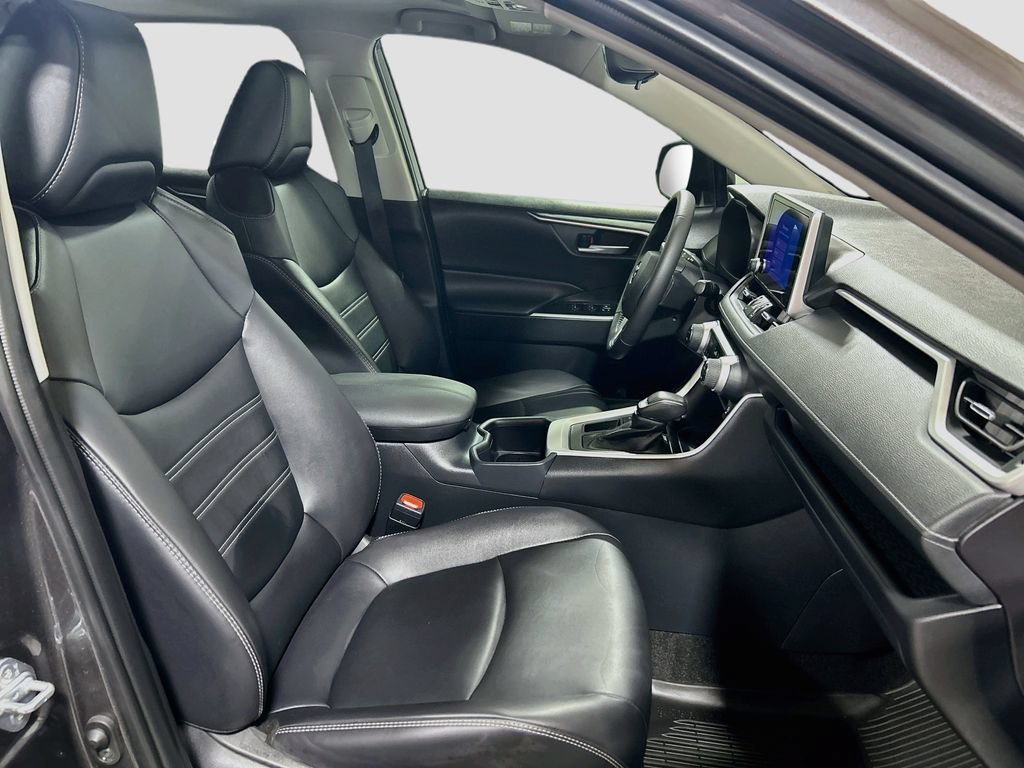 Used 2025 Toyota RAV4 XLE Premium FWD image 26