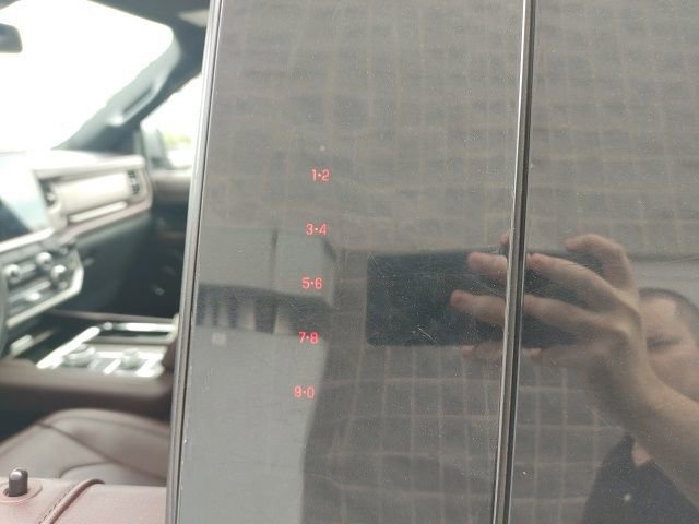 Used 2022 Ford Expedition Max Limited image 18