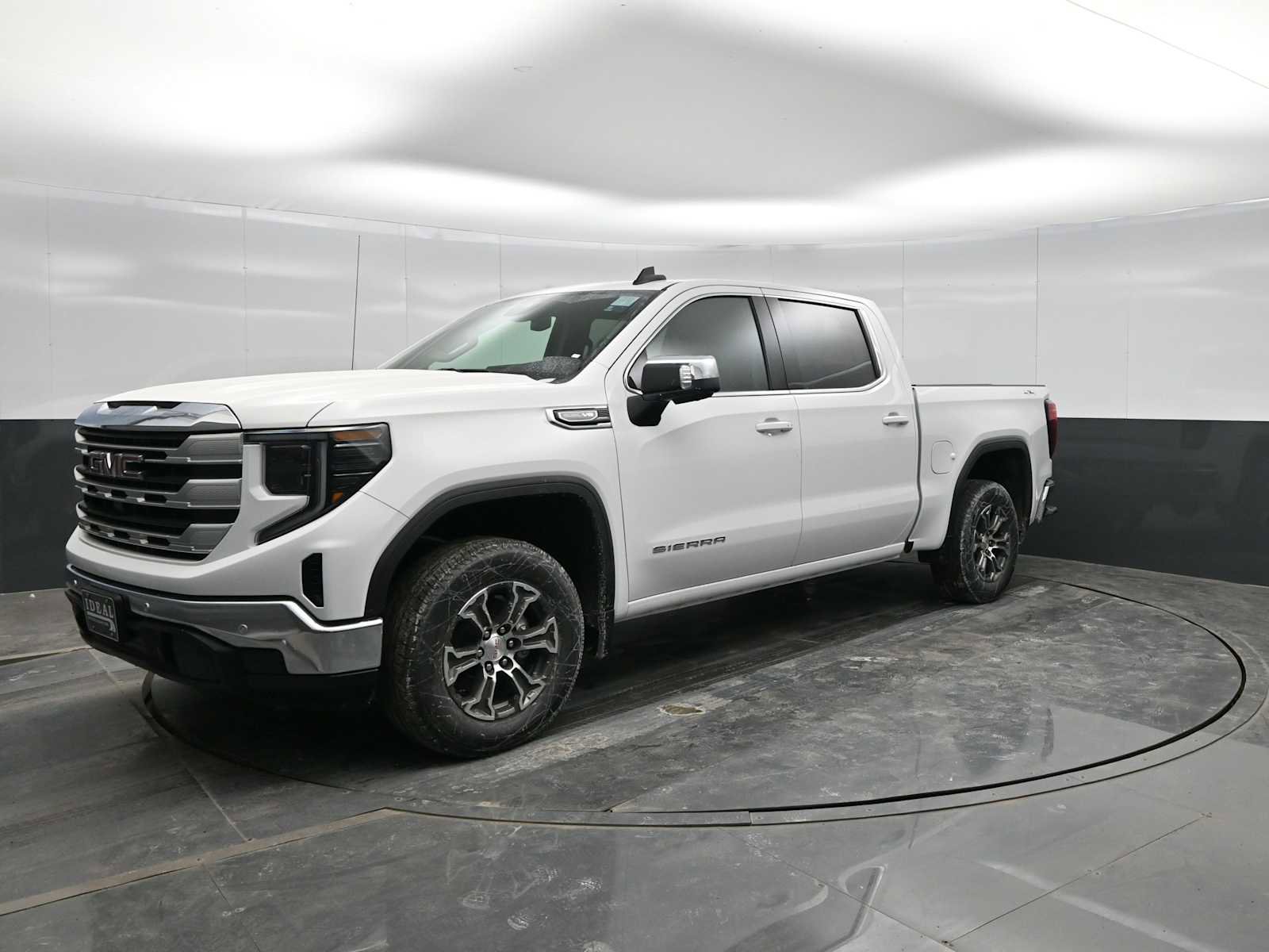 New 2026 GMC Sierra 1500 SLE w/ Preferred Package image 4