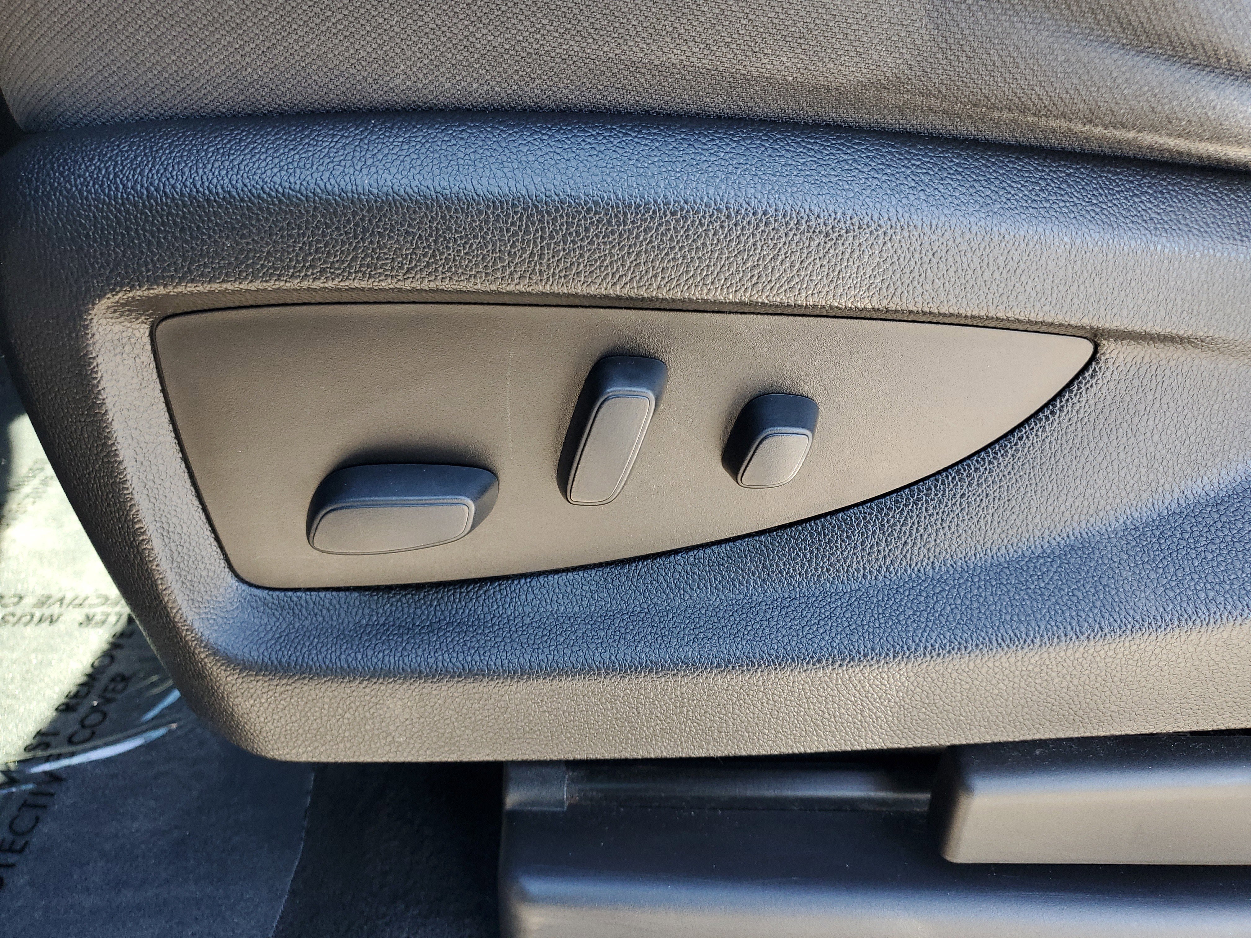 Used 2019 GMC Yukon SLE image 13