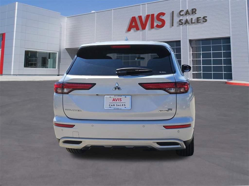 Used 2023 Mitsubishi Outlander SE image 7