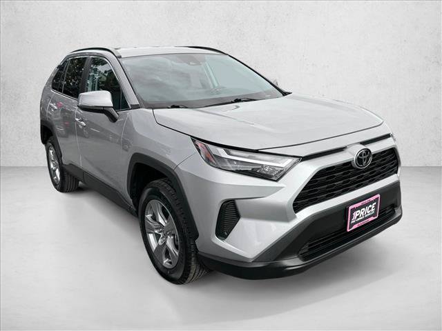 Used 2025 Toyota RAV4 XLE AWD/4WD image 3