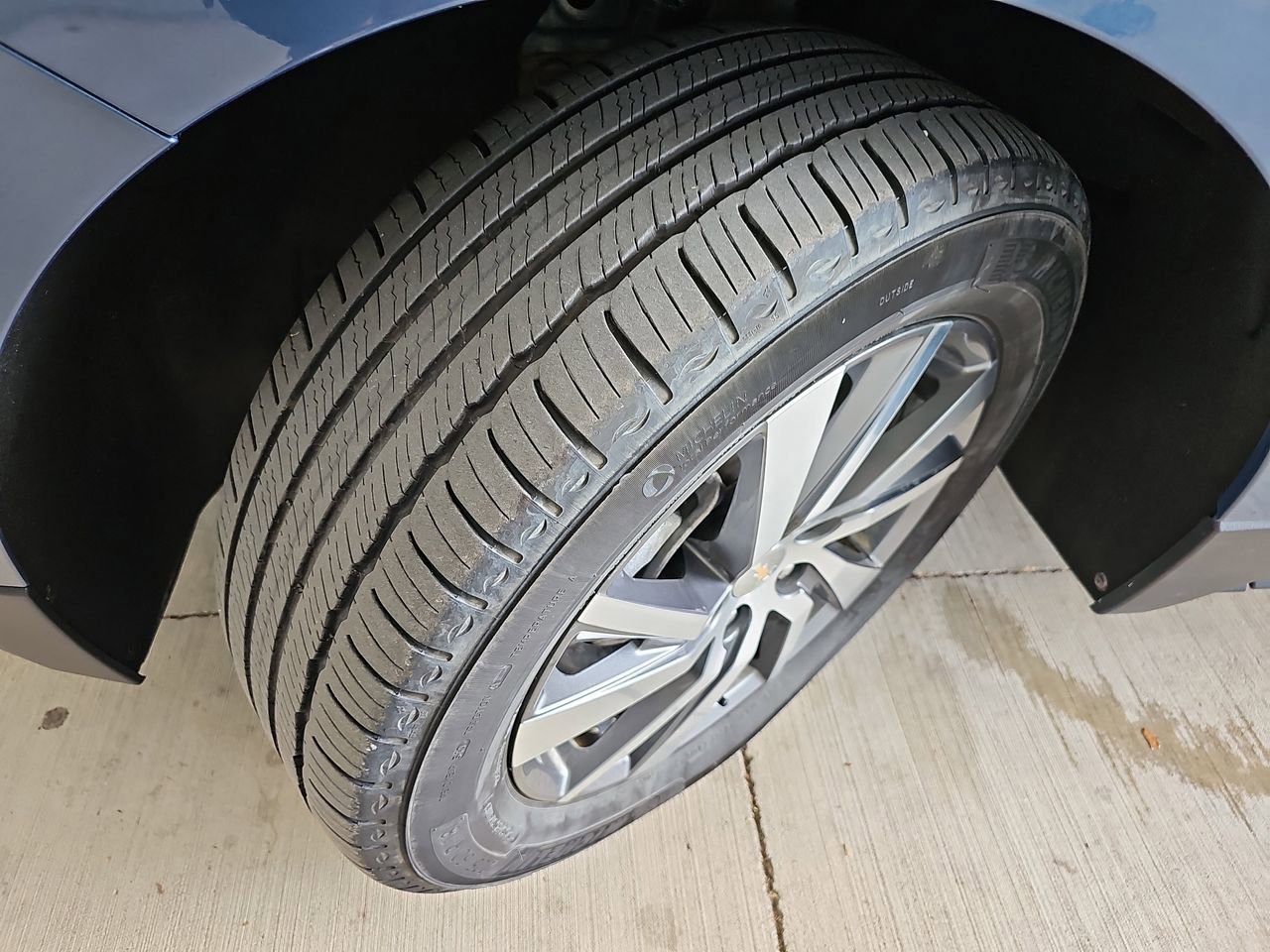 Used 2024 Chevrolet Equinox LT image 38