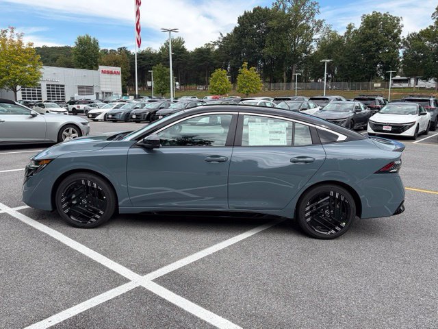 New 2027 Nissan Sentra SR w/ SR Premium Package FWD image 4