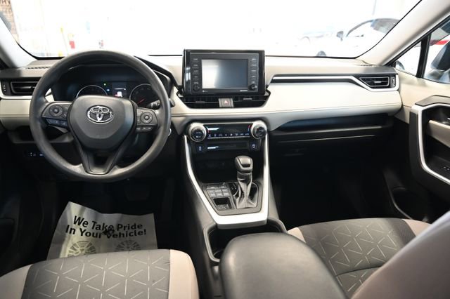 Used 2022 Toyota RAV4 XLE image 13