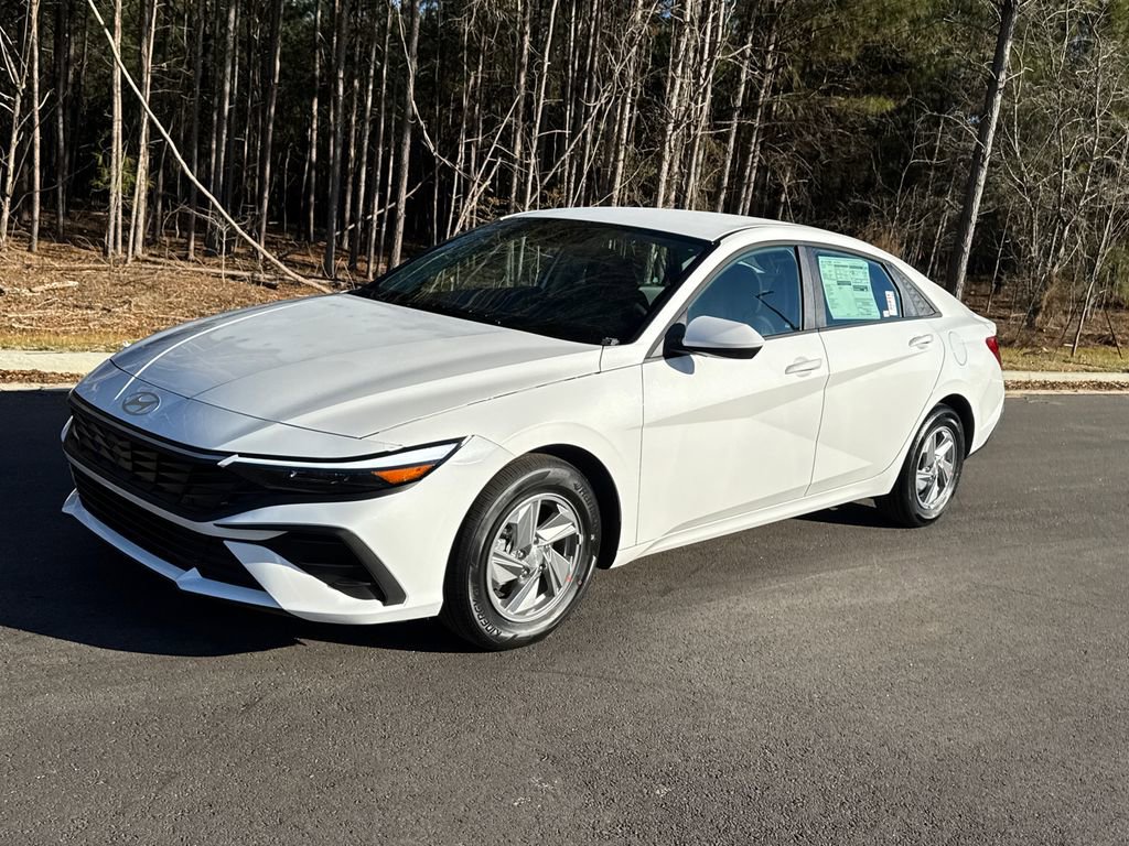 New 2026 Hyundai Elantra SE video 2