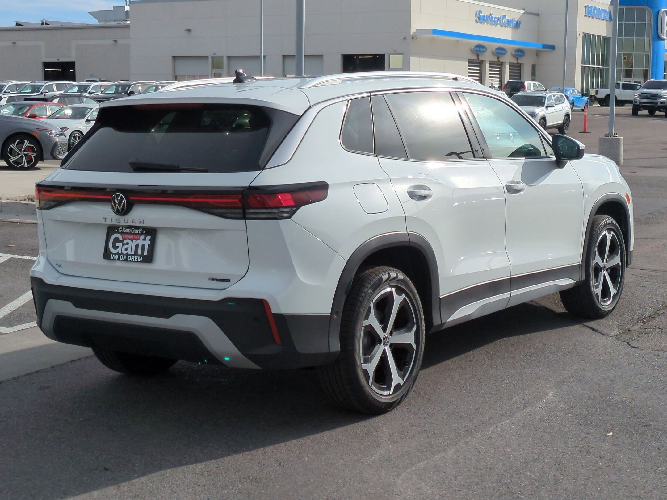 New 2026 Volkswagen Tiguan SE AWD/4WD image 3