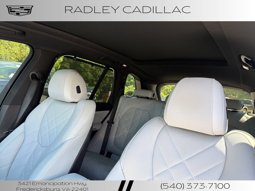 Used 2024 BMW X5 xDrive40i w/ M Sport Package AWD/4WD image 2