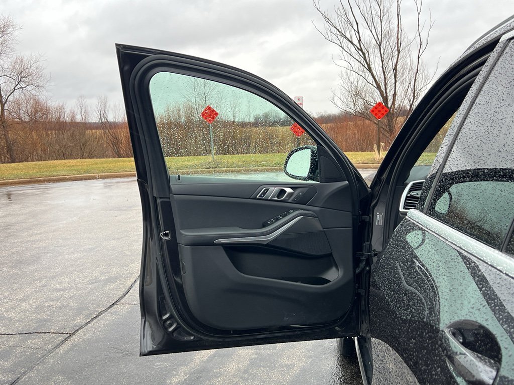 Used 2021 BMW X5 xDrive40i w/ Convenience Package image 11