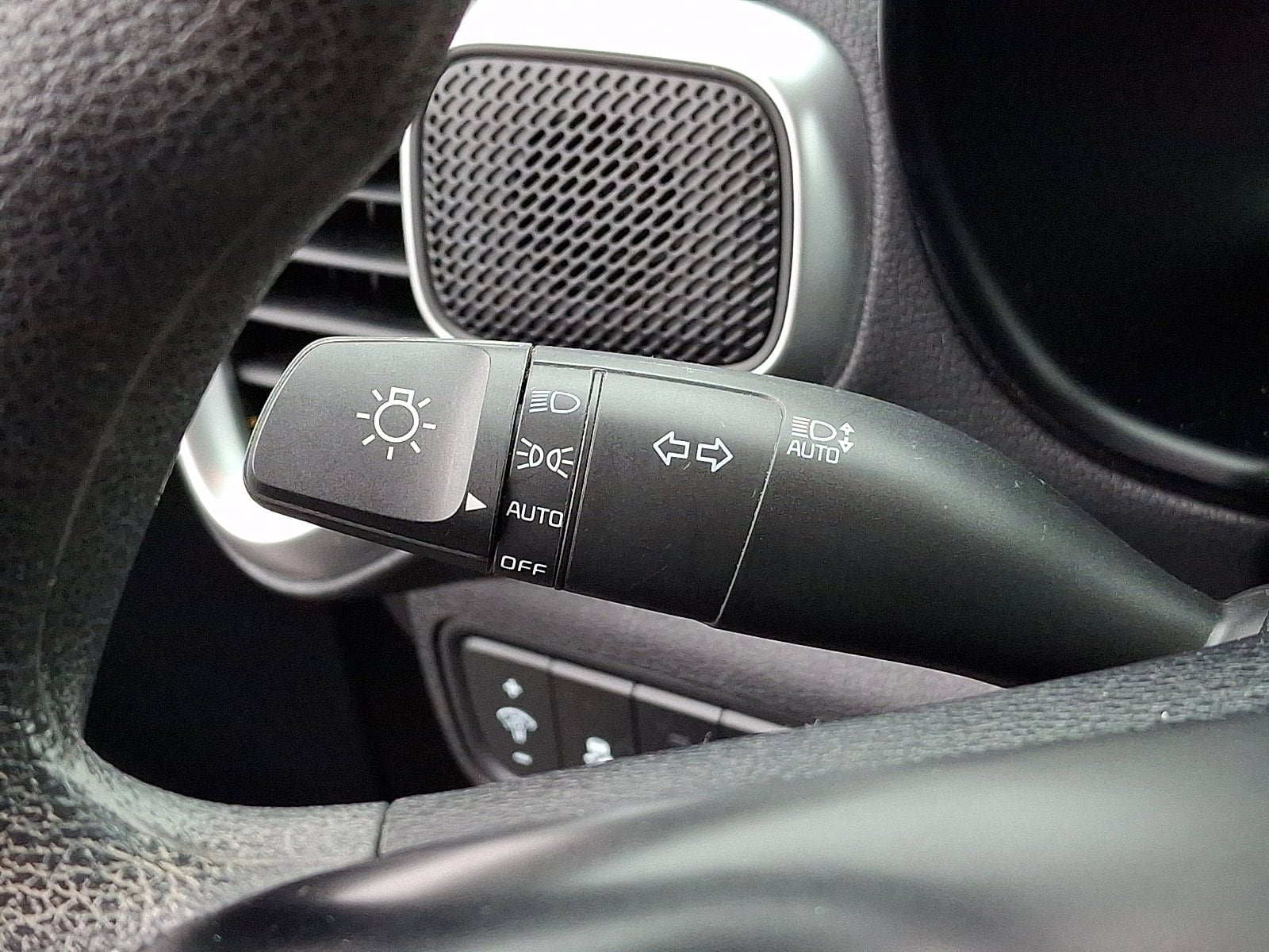 Used 2023 Kia Soul LX FWD image 24