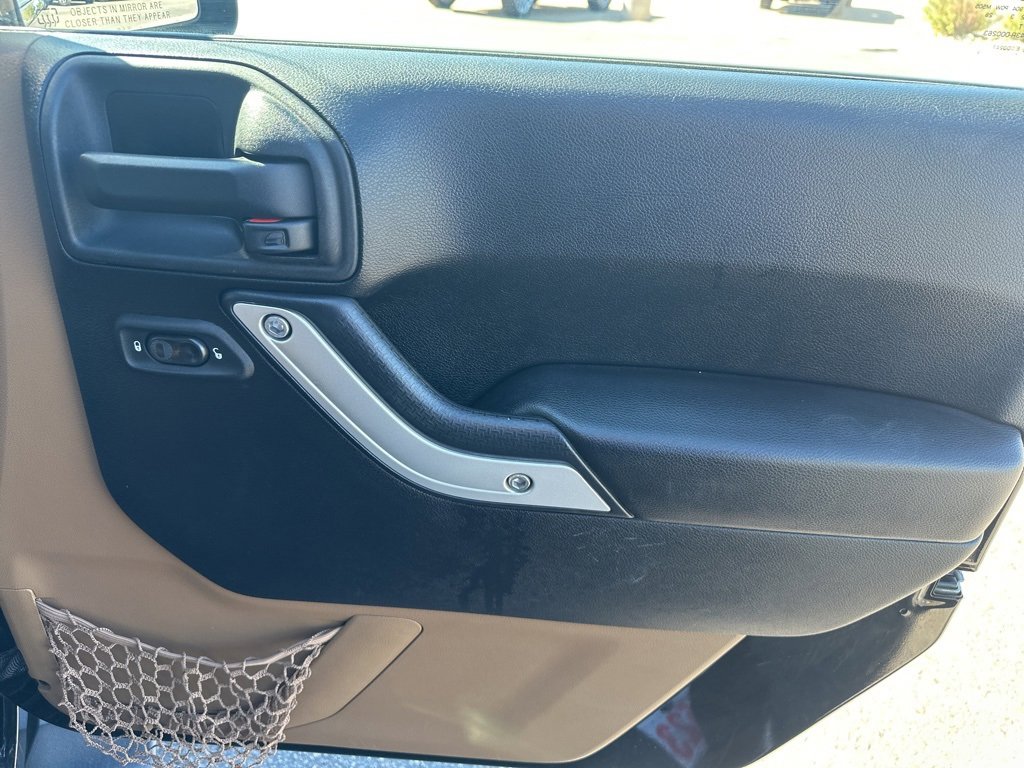 Used 2014 Jeep Wrangler Unlimited Sahara w/ Max Tow Package image 19