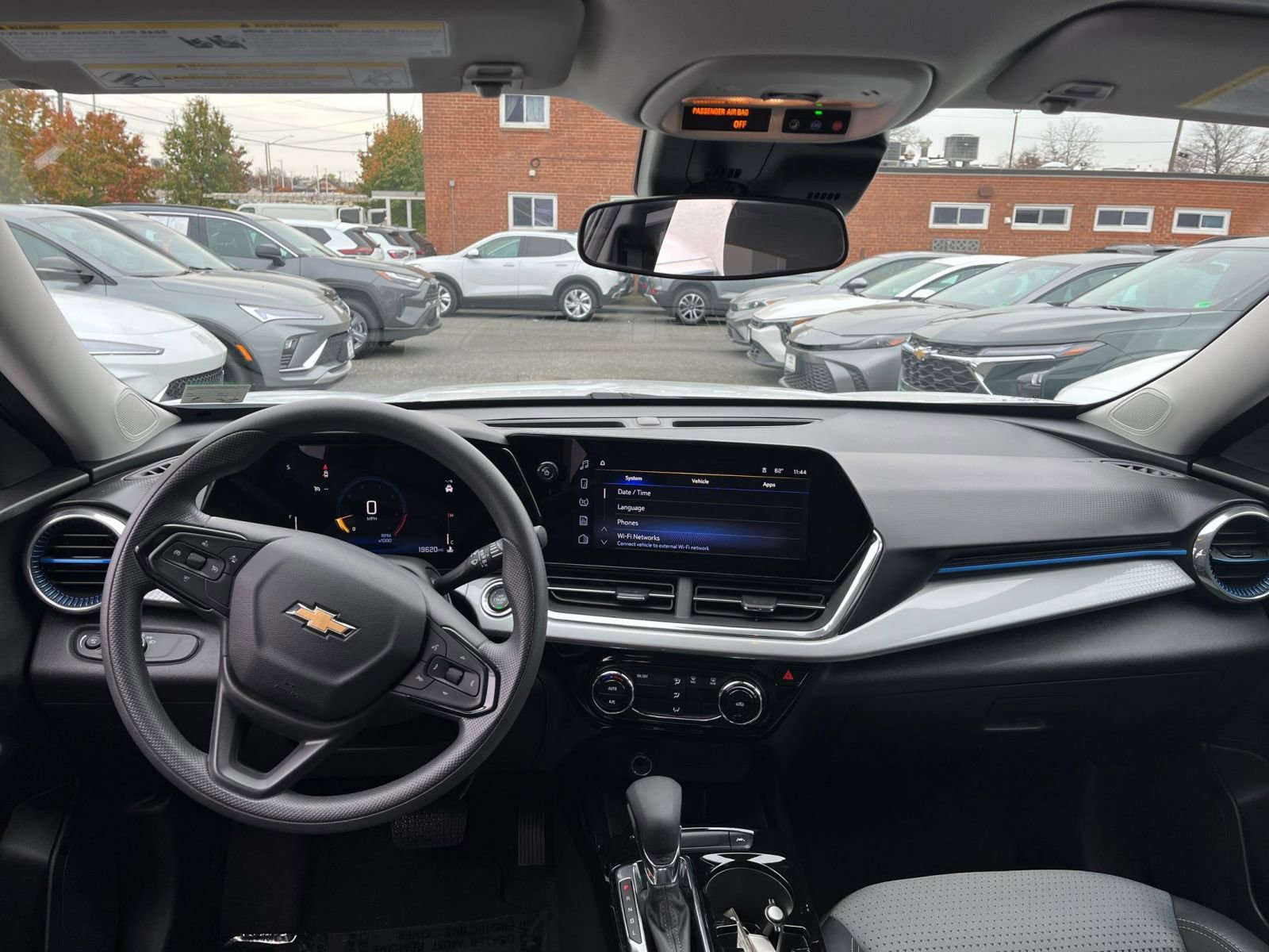 Used 2025 Chevrolet Trax LT image 33