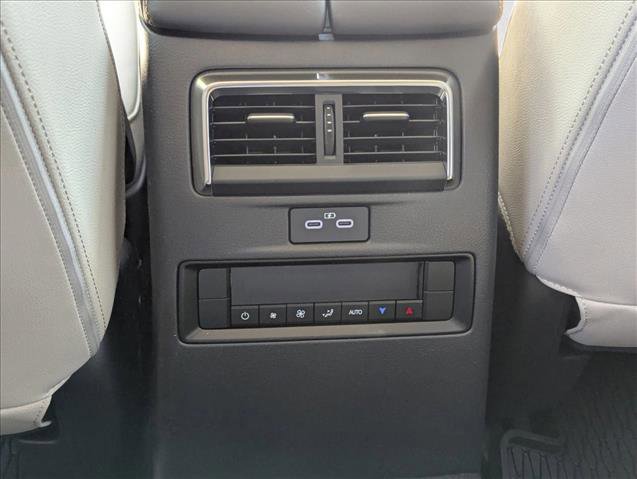 Used 2025 MAZDA CX-90 3.3 Turbo w/ Preferred Package AWD/4WD image 16