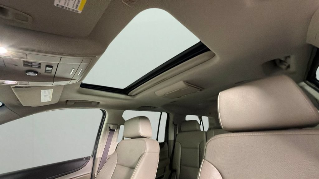 Used 2019 GMC Yukon XL SLT w/ Open Road Package AWD/4WD image 26