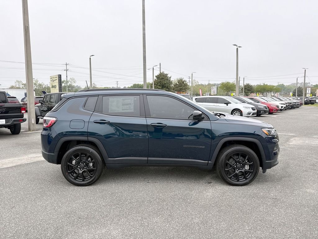 New 2026 Jeep Compass Latitude image 2