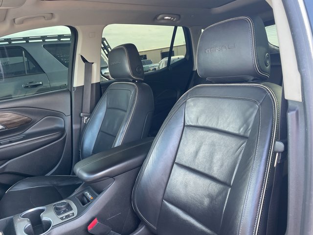 Used 2018 GMC Terrain Denali w/ Comfort Package image 10