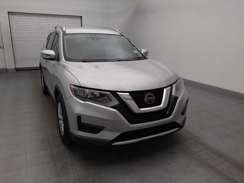 Used 2020 Nissan Rogue SV FWD image 14