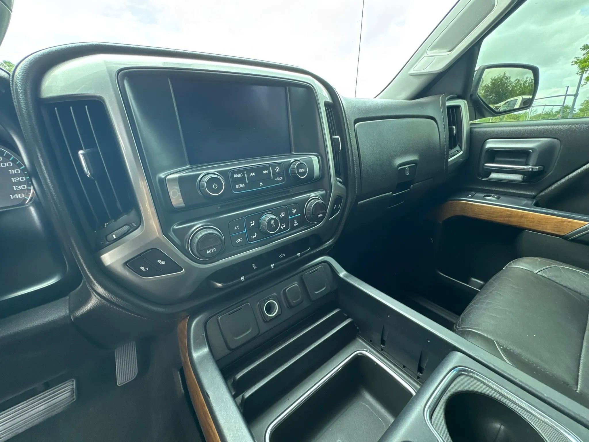 Used 2015 Chevrolet Silverado 1500 LTZ image 12