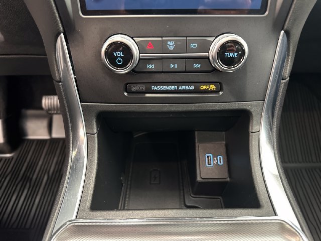 Used 2024 Ford Edge Titanium w/ Equipment Group 301A AWD/4WD image 34