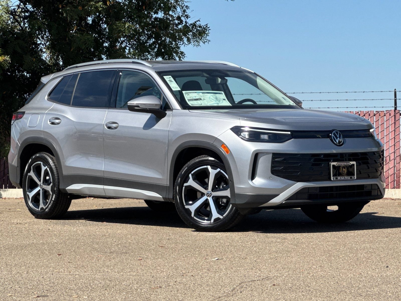 New 2026 Volkswagen Tiguan SE FWD image 2