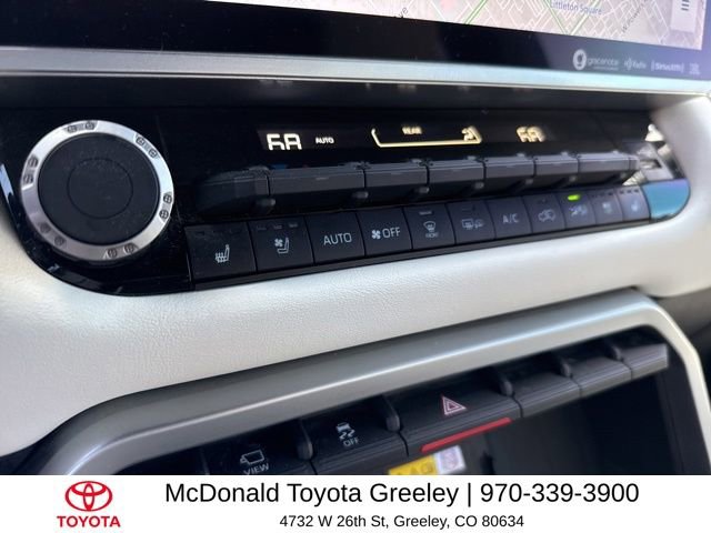 Used 2023 Toyota Sequoia Capstone AWD/4WD image 11