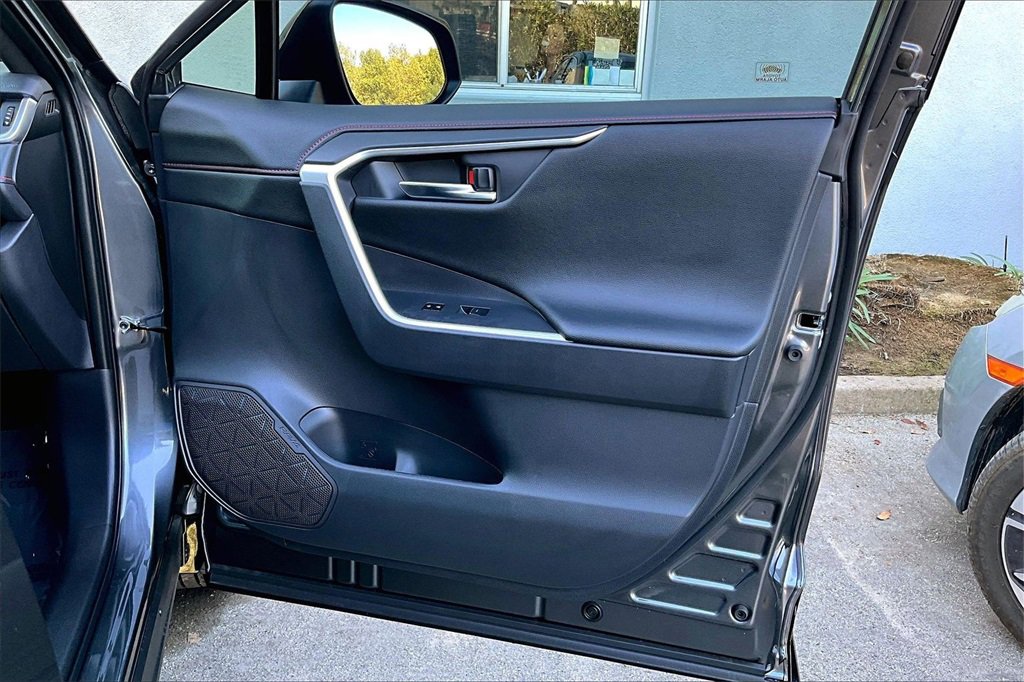 Certified 2025 Toyota RAV4 XSE image 28
