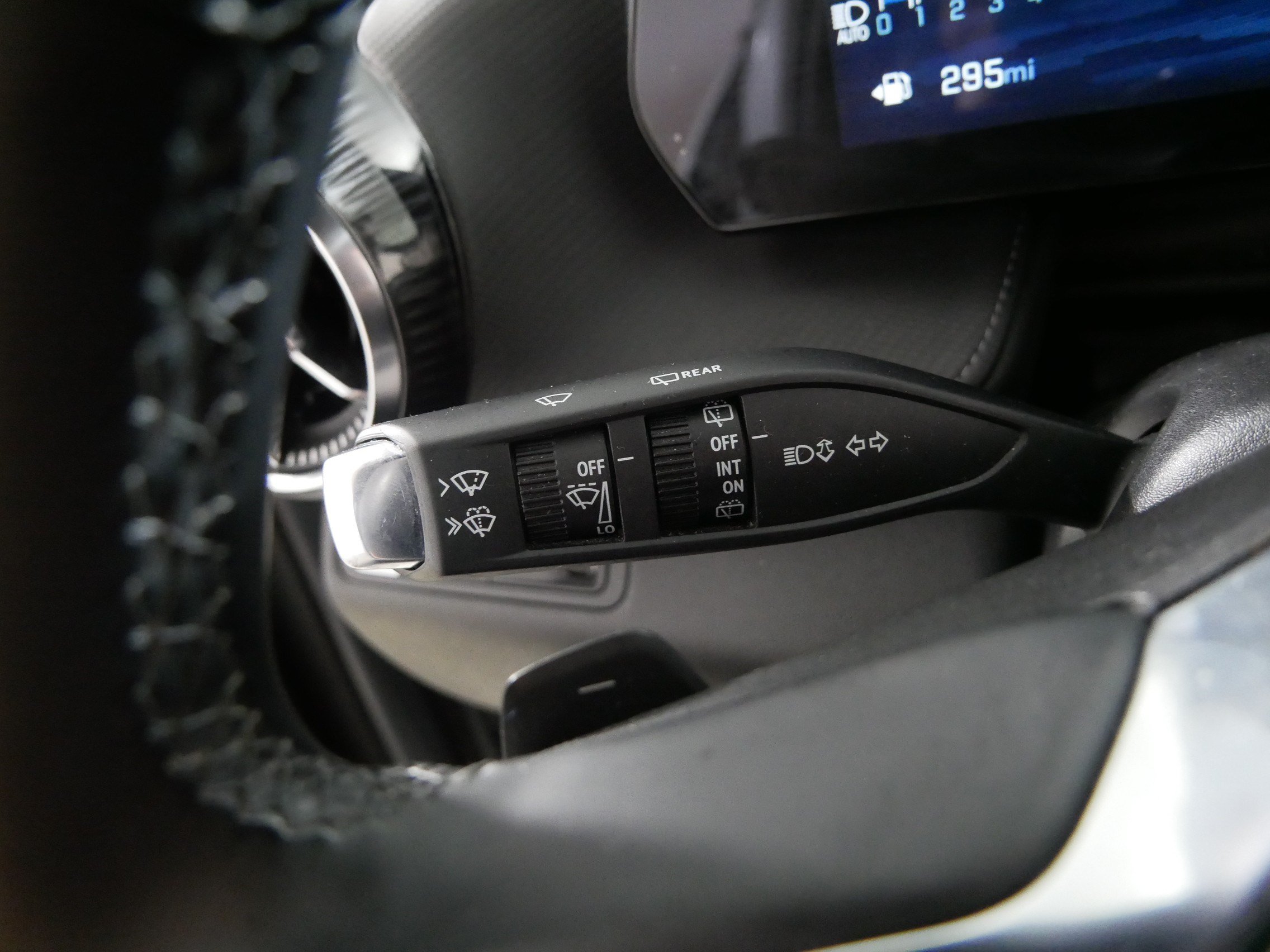 Used 2025 Chevrolet Equinox LT w/ Convenience Package II FWD image 31