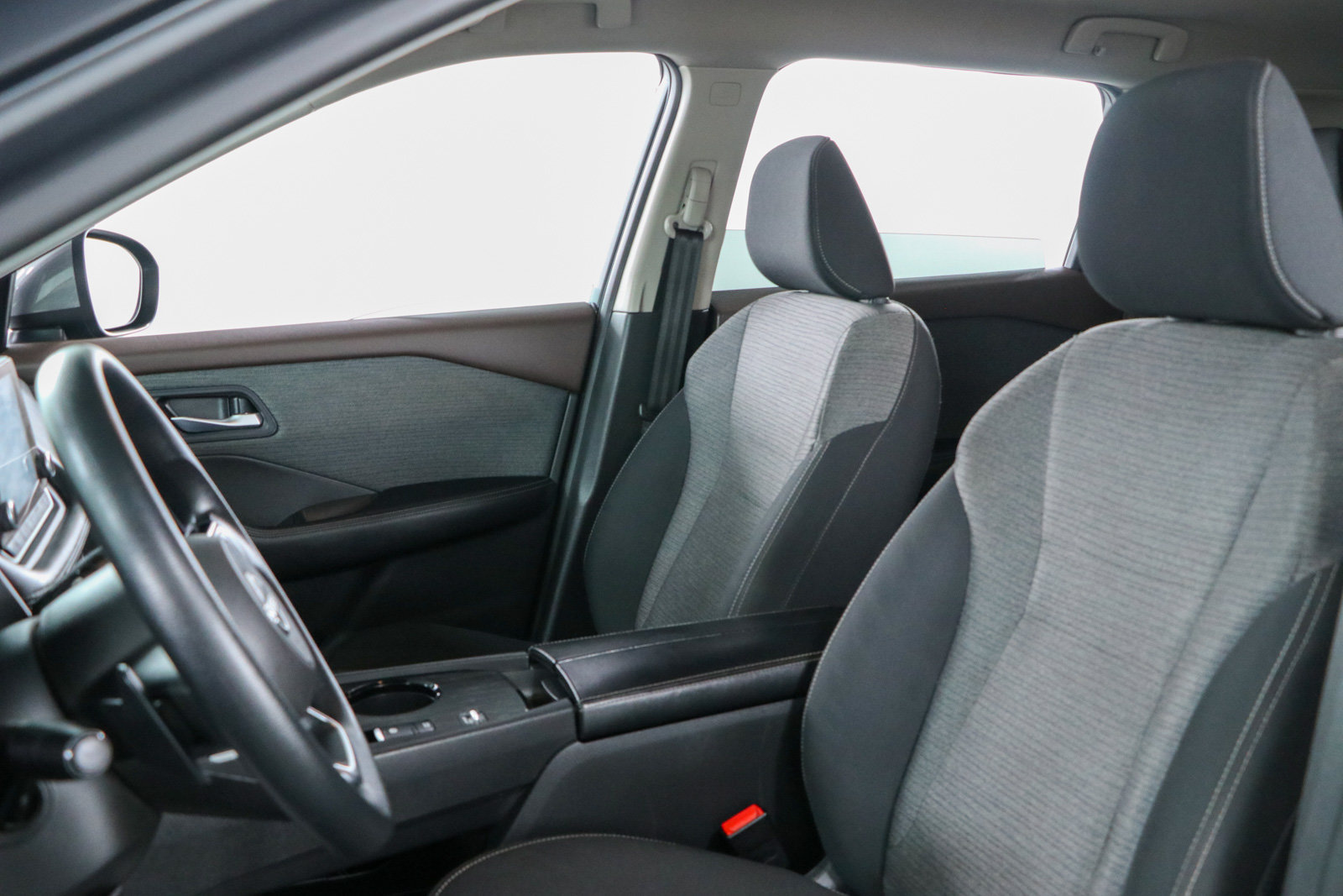 Used 2023 Nissan Rogue SV FWD image 23