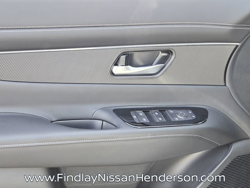 Used 2025 Nissan Murano SV image 20