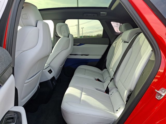 Used 2025 Cadillac Optiq Sport 2 image 10