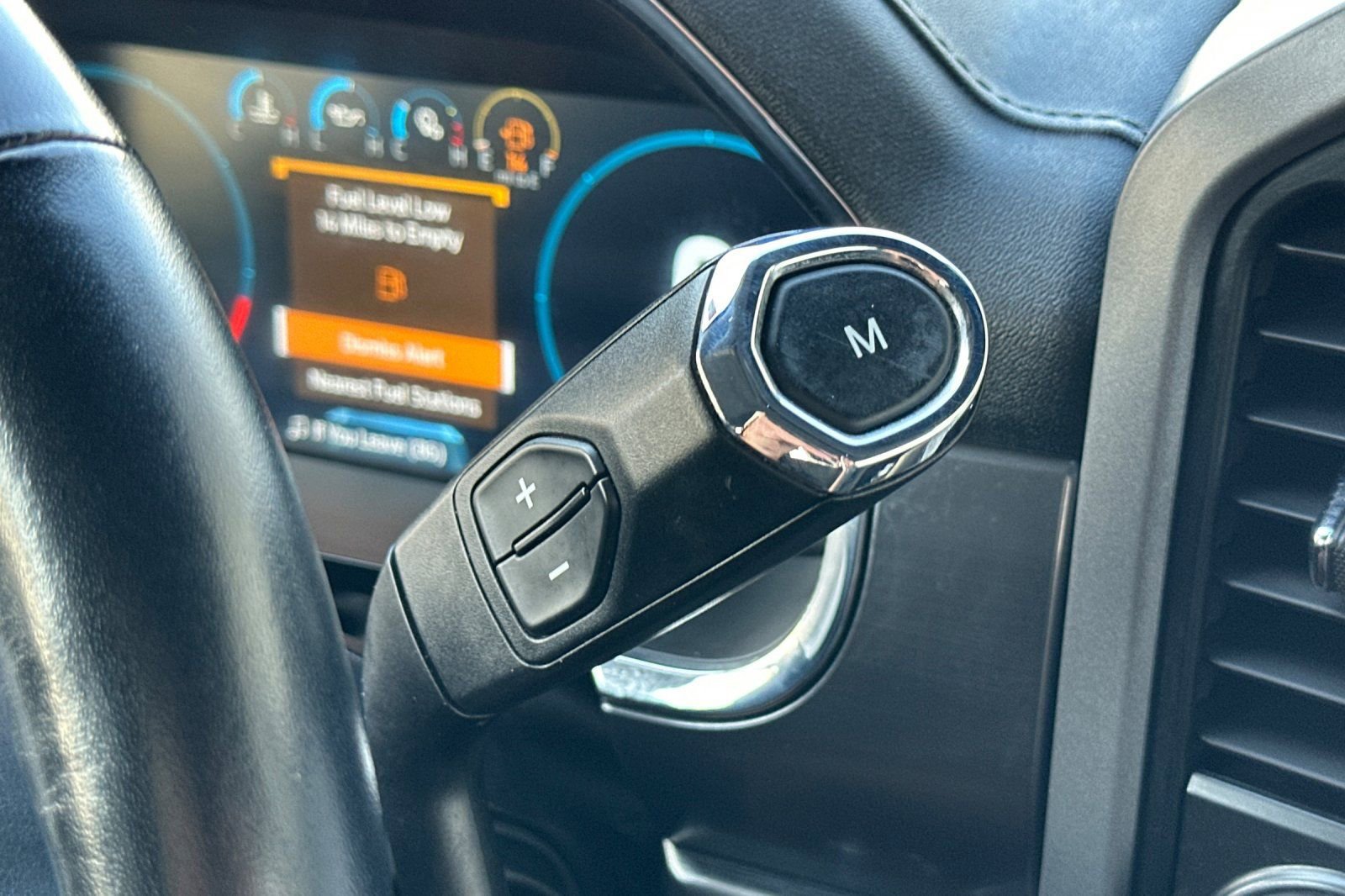 Used 2021 Ford F150 Lariat w/ Trailer Tow Package image 22