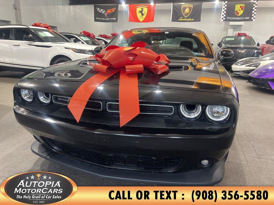 Used 2017 Dodge Challenger R/T Scat Pack RWD image 1