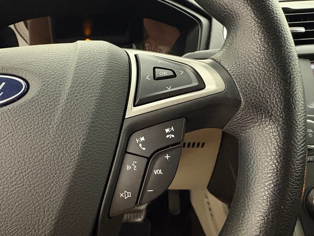 Used 2018 Ford Fusion SE FWD image 5