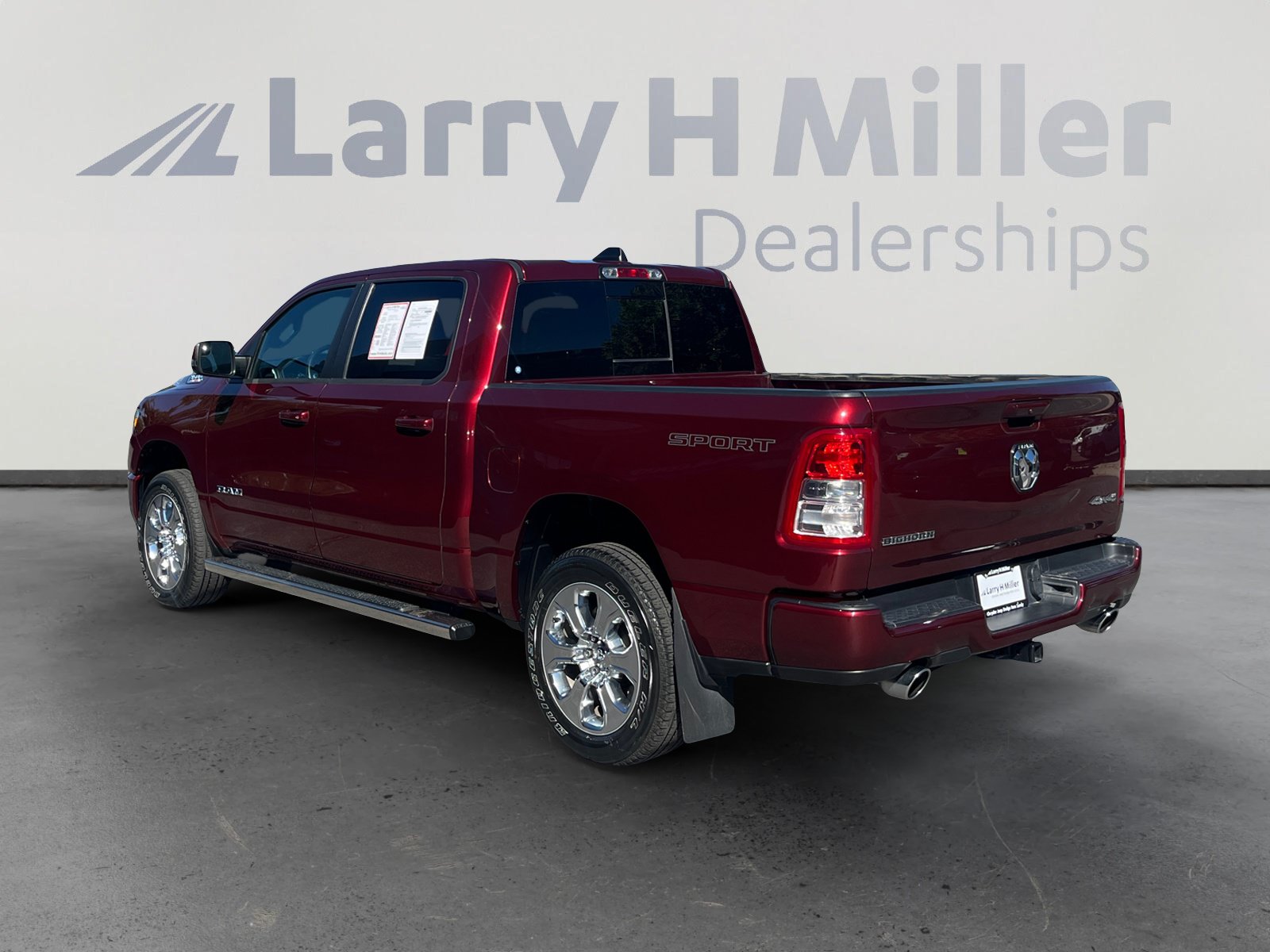 Used 2023 RAM 1500 Big Horn AWD/4WD image 3