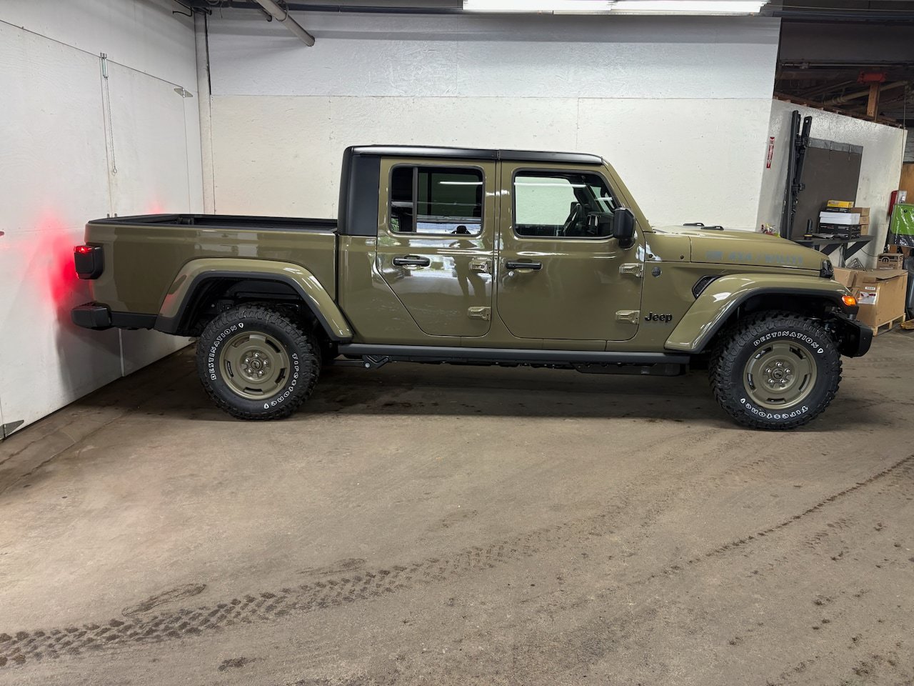 New 2026 Jeep Gladiator Willys AWD/4WD image 4