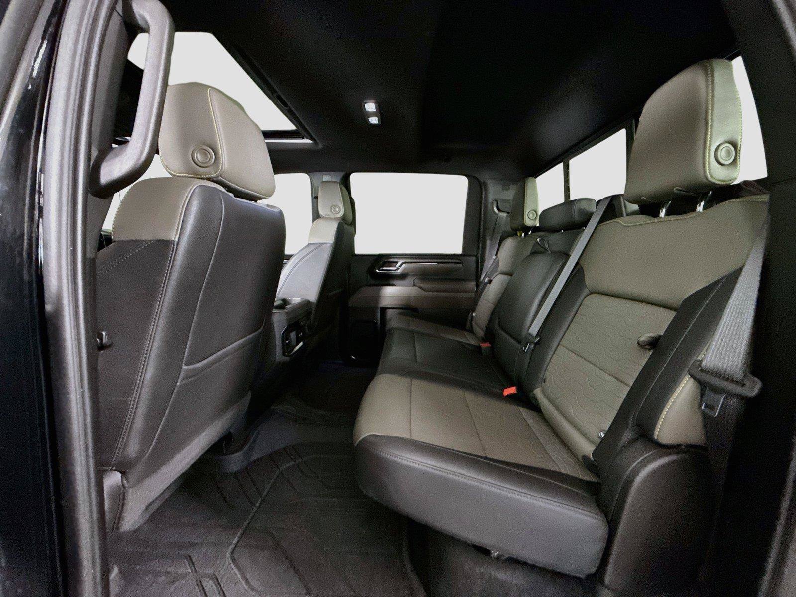Used 2024 Chevrolet Silverado 2500 ZR2 w/ Technology Package AWD/4WD image 19
