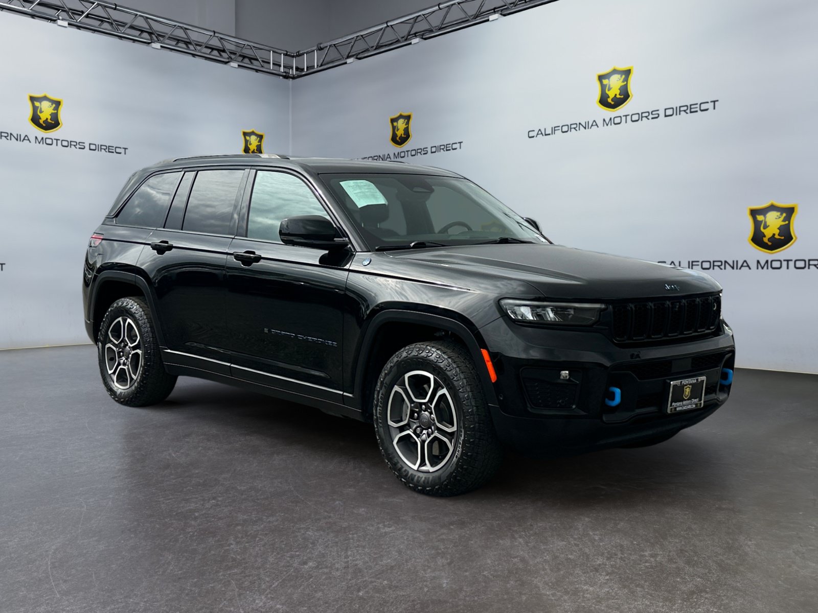 Used 2022 Jeep Grand Cherokee Trailhawk w/ Advanced Protech Group II AWD/4WD image 7