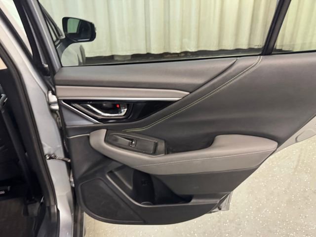 Used 2025 Subaru Outback Onyx Edition AWD/4WD image 36