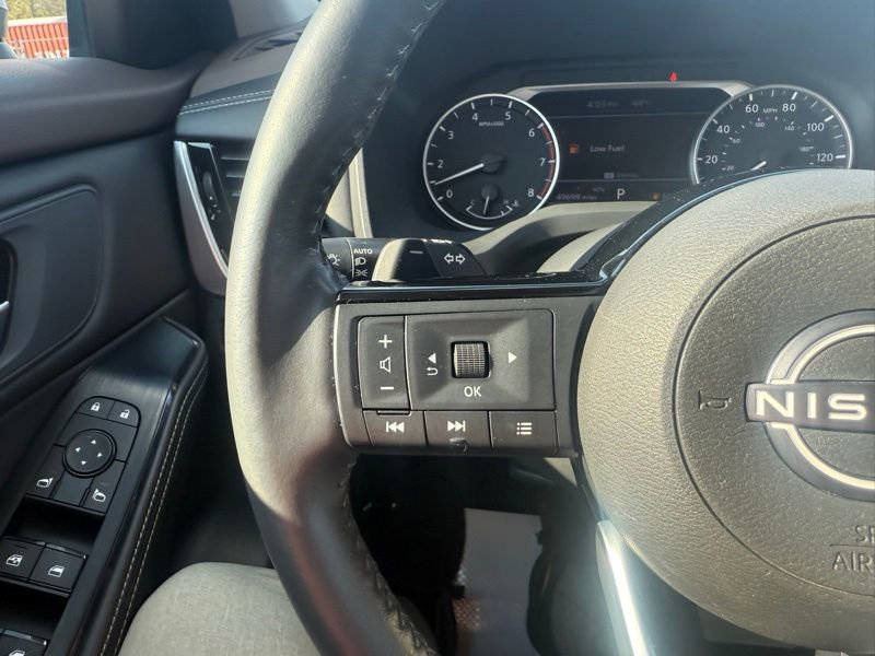 Used 2022 Nissan Rogue SV w/ SV Premium Package image 22