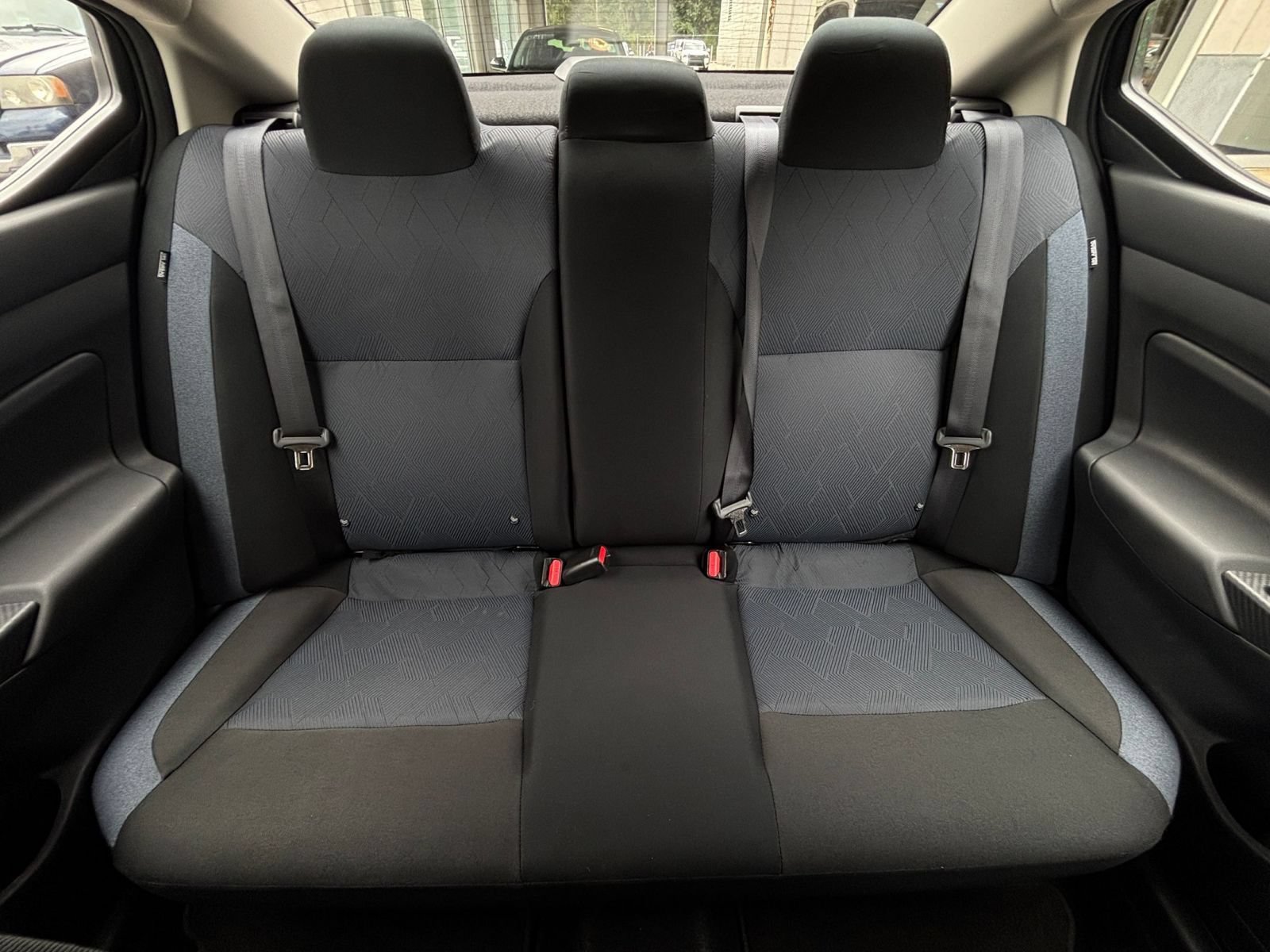 Used 2025 Nissan Versa SV FWD image 36