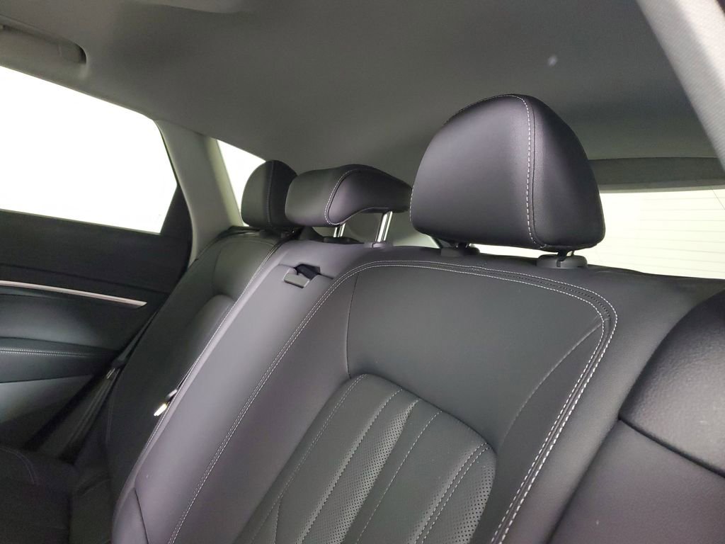 Used 2023 Audi e-tron Premium Plus w/ Premium Plus Package image 13