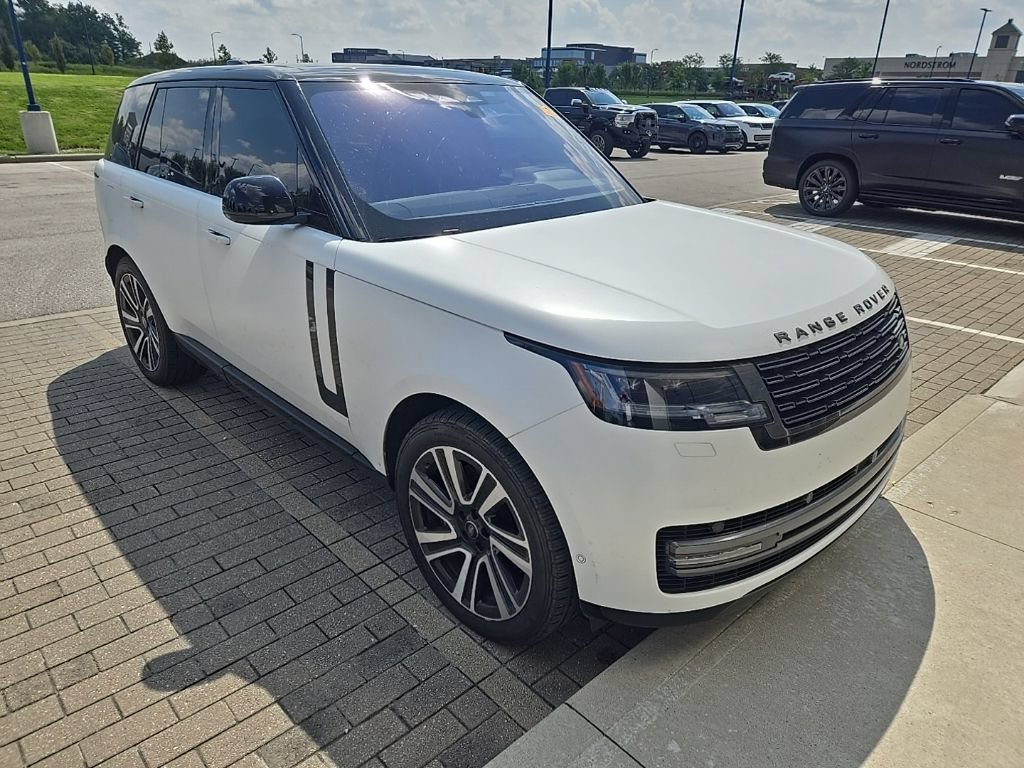 Used 2023 Land Rover Range Rover SE AWD/4WD image 3