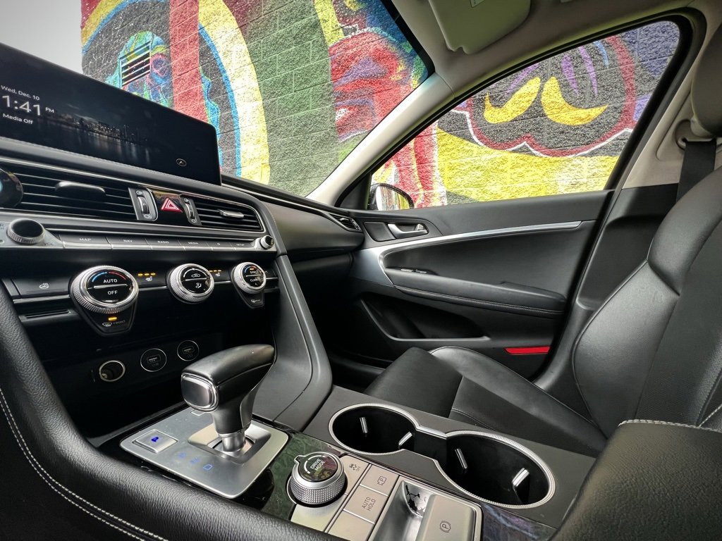 Used 2022 Genesis G70 2.0T image 14