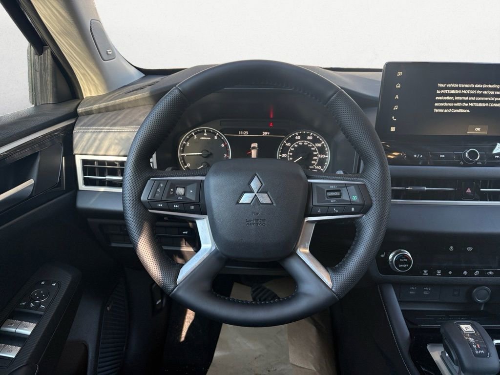 New 2026 Mitsubishi Outlander SE image 14