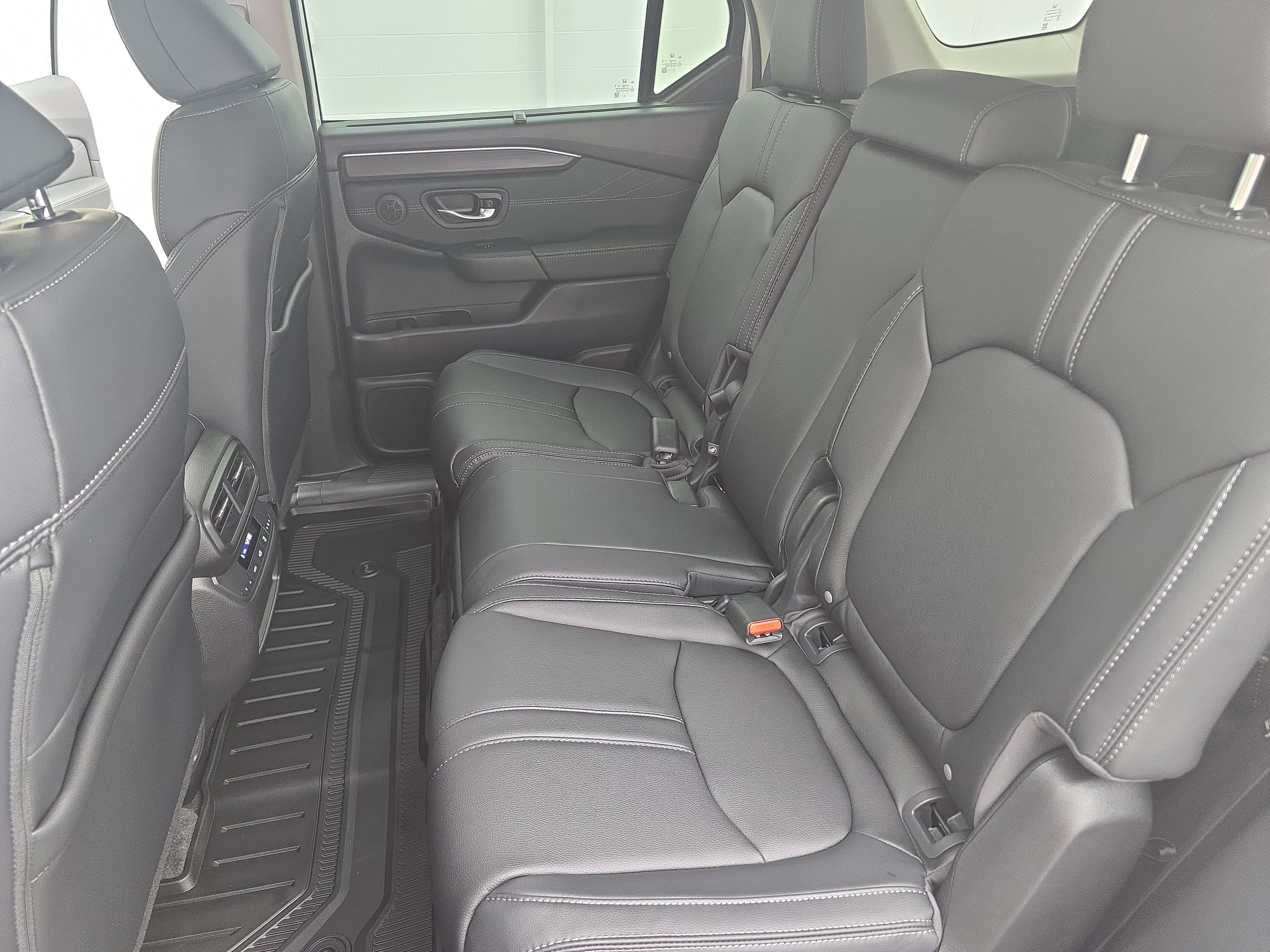 New 2026 Honda Pilot Touring image 14