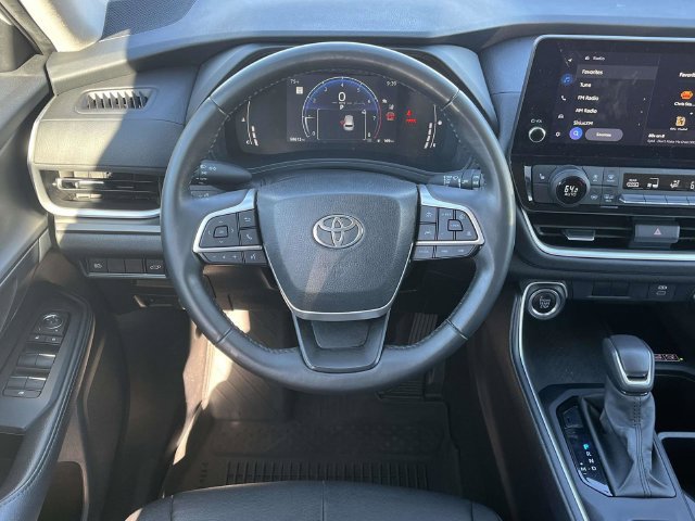 Used 2024 Toyota Grand Highlander AWD image 18